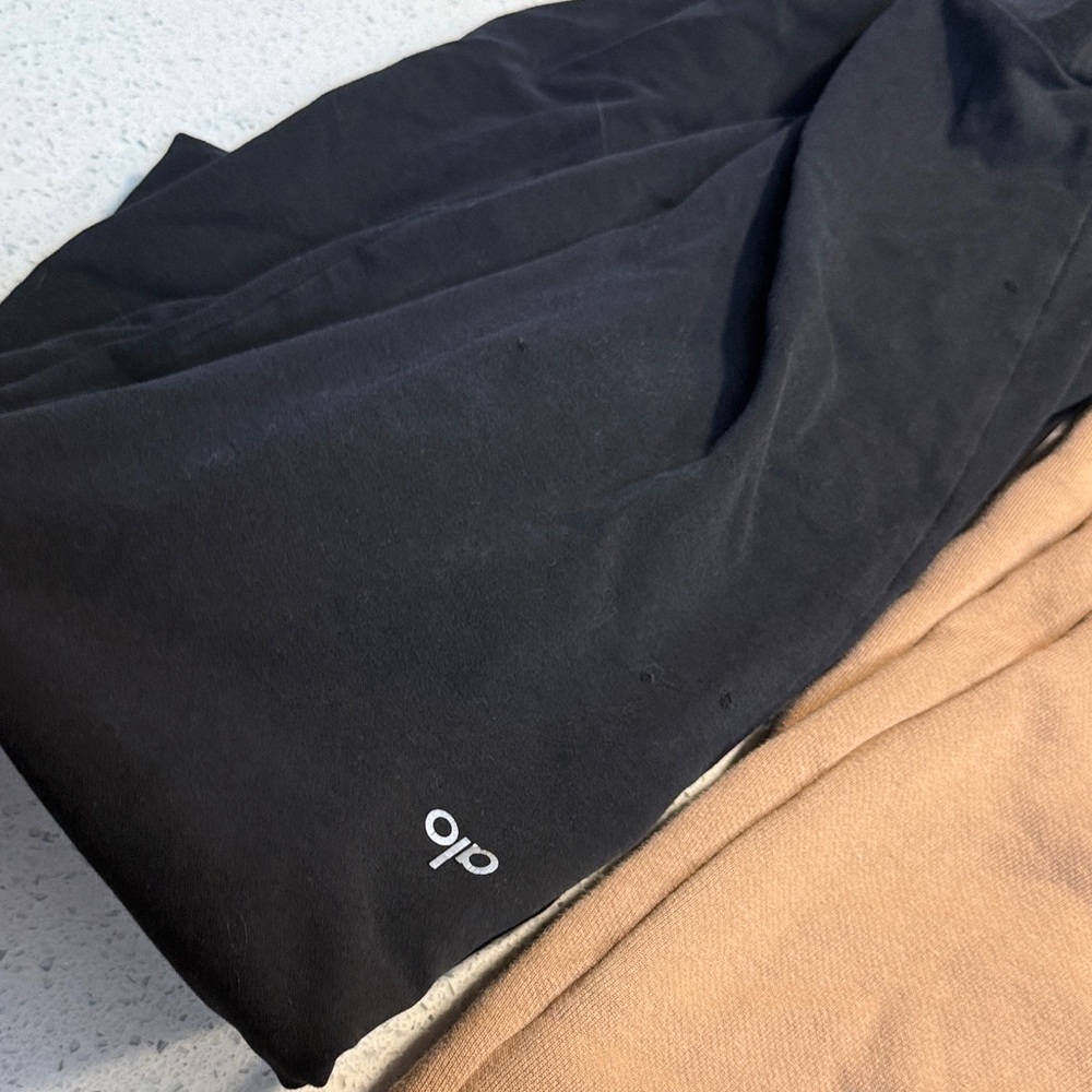 Alo Beige Sweatpants - Picture 11 of 16